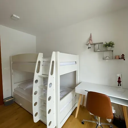Apartma Gorna *